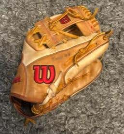 Infield RH Wilson A2000 Baseball Glove 11.5" (Used)