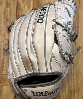Pitcher's RH Wilson A2000 Baseball Glove 12.25" (Used)