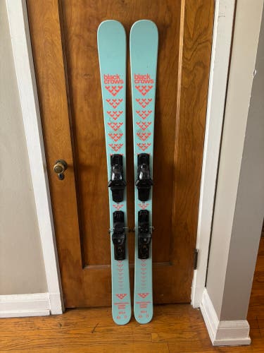 Black Crows Captis Birdie 154cm with Adjustable Salomon M10 GripWalk Bindings