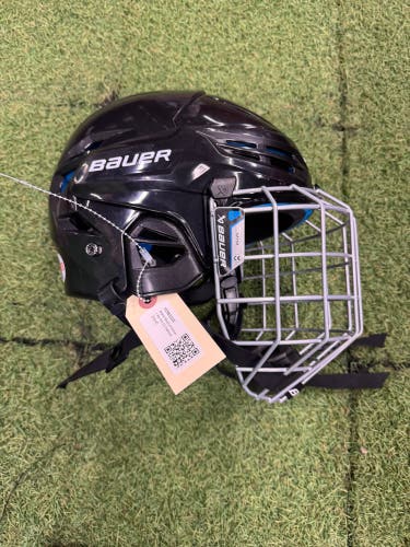 Black Medium Bauer Re-Akt 55 Helmet (Used)
