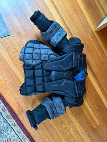 Large Bauer Elite Goalie Chest Protector (Used)