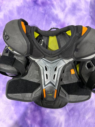 Medium Junior CCM Tacks XF Pro Shoulder Pads (Used)