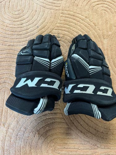 Black CCM HG7092 Gloves 13" (Used)