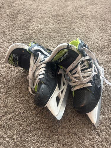 Bauer GSX Hockey Goalie Skates Regular Width Size 3 (Used)