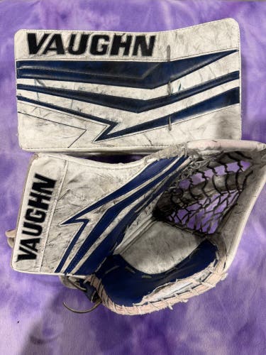 White Junior Vaughn Velocity V9 XP Goalie Gloves & Blockers Regular (Used)