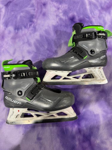 Intermediate Bauer Konekt HF2 Hockey Goalie Skates Regular Width Size 5 (Used)