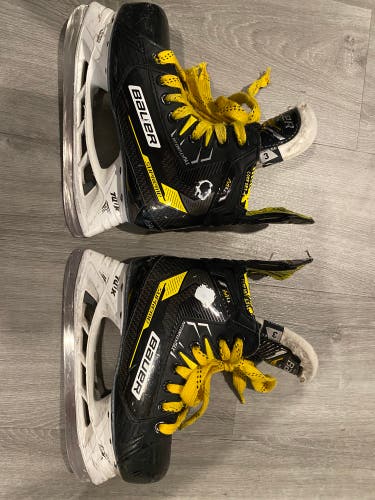 2022 Bauer Supreme M4 Hockey Skates Extra Wide Width Size 3 (Used)
