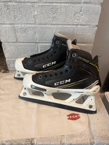 2016 CCM Tacks Hockey Goalie Skates Regular Width Size 4 (Used)