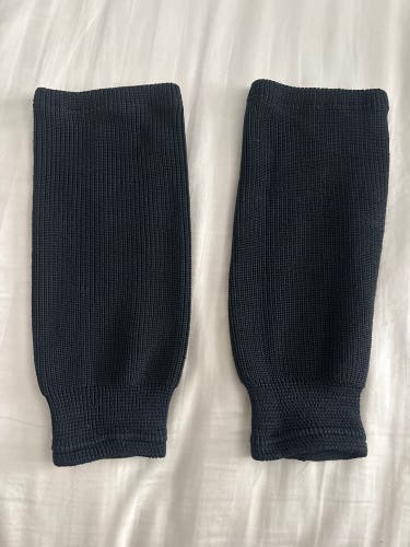 Black Youth Small Knit Socks (Used)