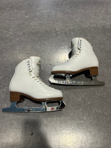 Jackson Mystique Figure Skates | Size 5.5