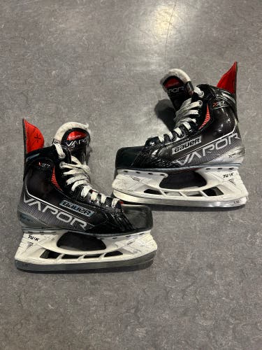 Intermediate Bauer Vapor X3.7 Hockey Skates | Size 5