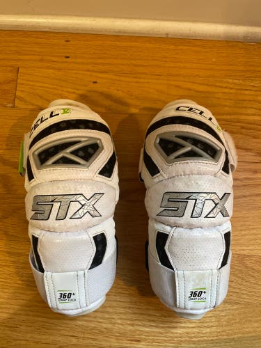 Small Youth STX Cell V Arm Pads (Used)