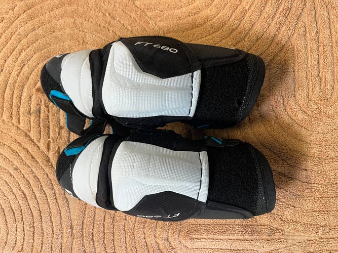 Junior Medium CCM JetSpeed FT680 Elbow Pads (Used)