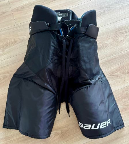 Intermediate Large Bauer HP Perf Hockey Pants (Used)