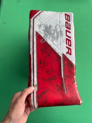 Intermediate Bauer M5 Pro Goalie Gloves & Blockers Regular (Used)