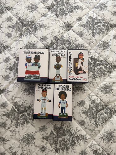 5 Braves Bobbleheads (all sold together)