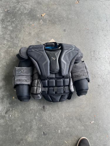 Intermediate Small Bauer Elite Goalie Chest Protector (Used)