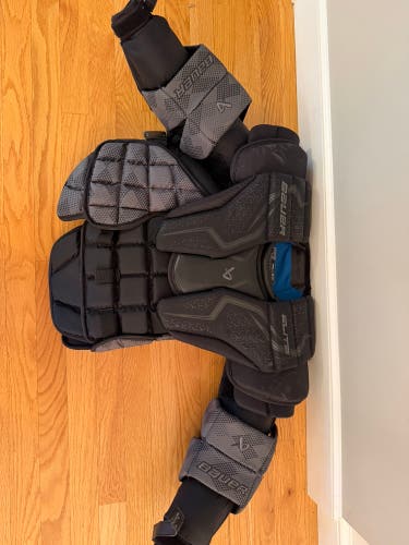 Bauer Elite Goalie Chest Protector - Intermediate Small (Used)