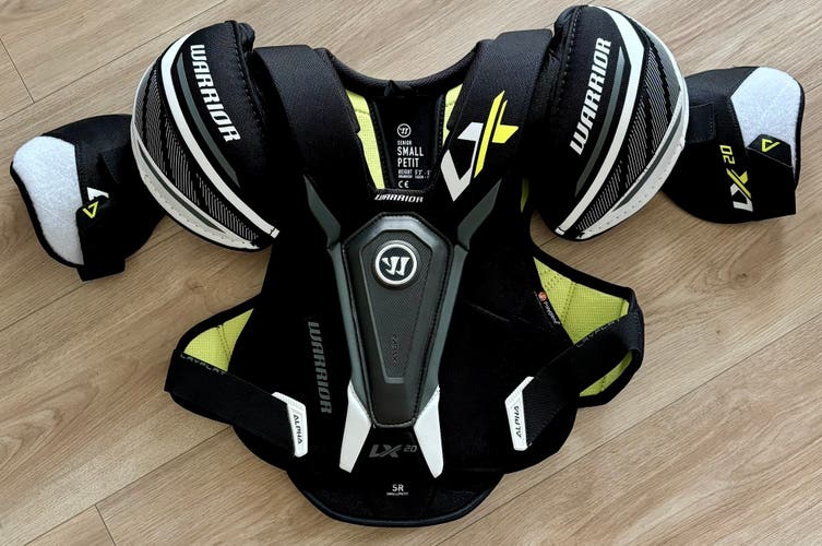 Small Senior Warrior ALPHA LX 20 Shoulder Pads (Used)