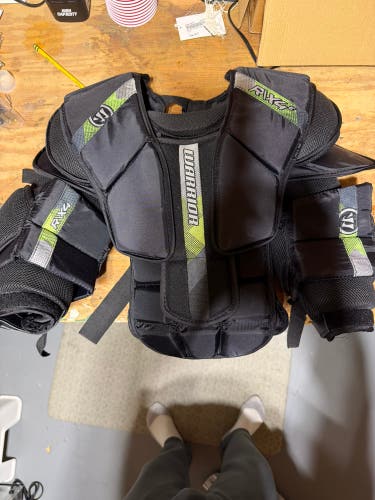 Warrior Ritual X4 E Junior Goalie Chest & Arm Protector – Large/XL – Used