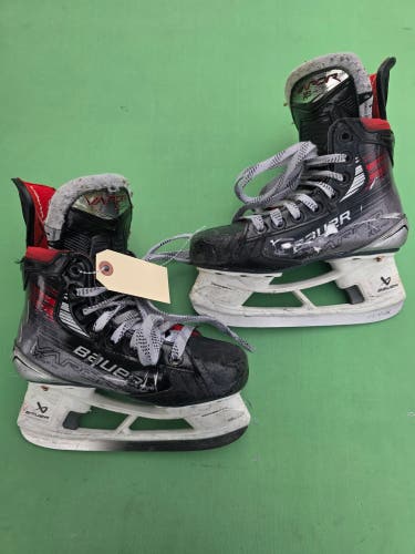 Junior Bauer Vapor X5 Pro Hockey Skates Regular Width Size 1