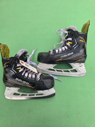 Youth Bauer Supreme M5 Pro Hockey Skates Regular Width 13.5Y
