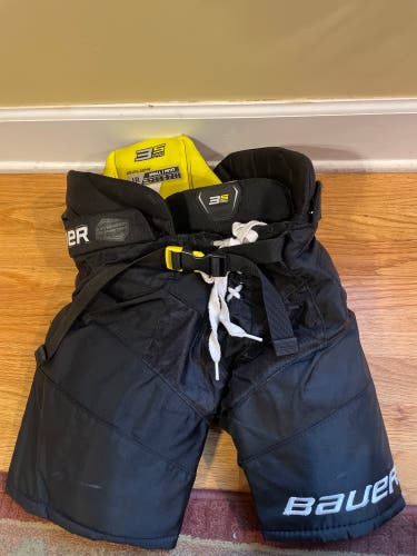 Men's Junior Small Bauer Supreme 3S Pro Hockey Pants (Used)
