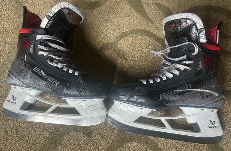 Bauer Vapor X5 Pro Hockey Skates Regular Width 7.5 (Used)