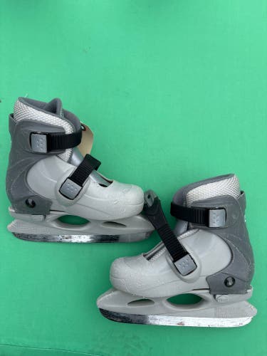 Youth CCM Tyke Hockey Skates | Adjustable Y8-Y11