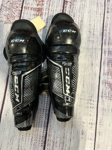 Youth CCM Tacks 9550 Shin Pads 9" (Used)