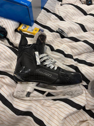 2024 Bauer Supreme Shadow Hockey Skates 6.5 (Used)