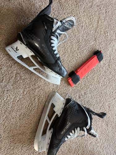 Black Bauer Supreme Shadow Hockey Skates Size 6.5