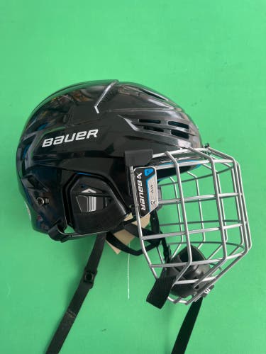 Medium Bauer Re-Akt 55 Helmet (Used)