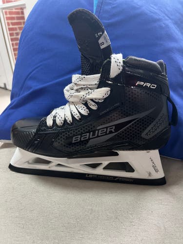 2024 Bauer Pro Hockey Goalie Skates Regular Width 8 (Used)