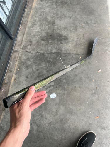 Junior Bauer Vapor Flylite Hockey Stick Left Hand 40 Flex (Used)