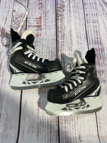 Youth CCM Tacks 9040 Hockey Skates Regular Width 12 (Used)