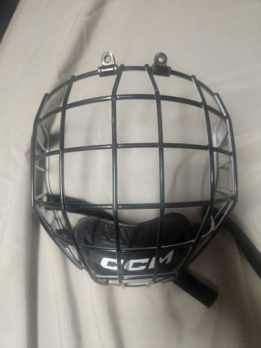 Oreo CCM cage size small