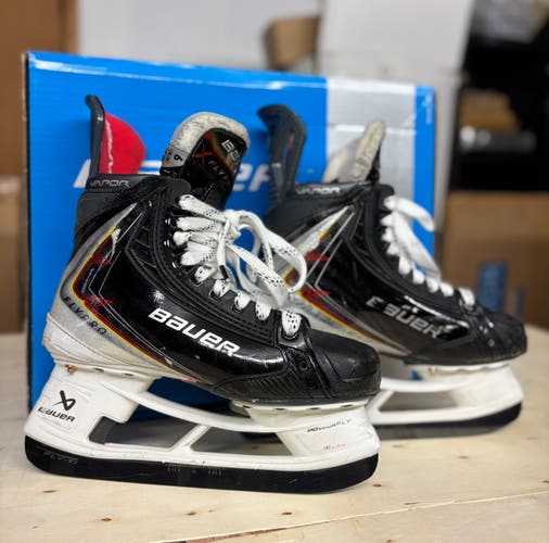 Bauer Vapor Flypro Skates w/ FlyTi Steel - Senior Size 6 (Excellent Condition)