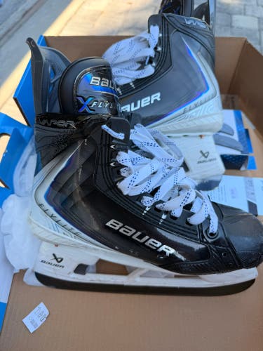 Black/Navy 2025 Bauer Vapor Flylite Hockey Skates Regular Width 8.5 (Used)