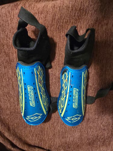 Unisex Small Lotto Shin Guards (Used)