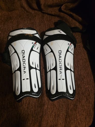 Unisex XL Diadora Shin Guards (Used)