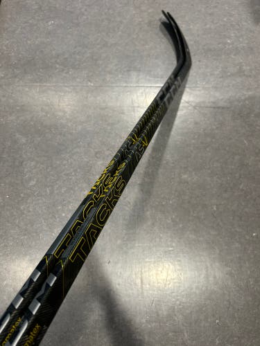 2 Stick Pack Intermediate CCM Tacks AS-V Hockey Sticks | RH P29