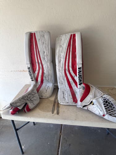 Vaughn (Used) Intermediate Goalie Leg Pads