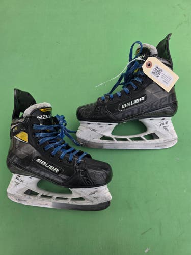 Junior Bauer Supreme 3S Pro Hockey Skates Regular Width Size 3.5