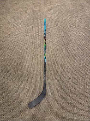 Senior Bauer Nexus Tracer Right Handed Hockey Stick P28 65 Flex (Used)