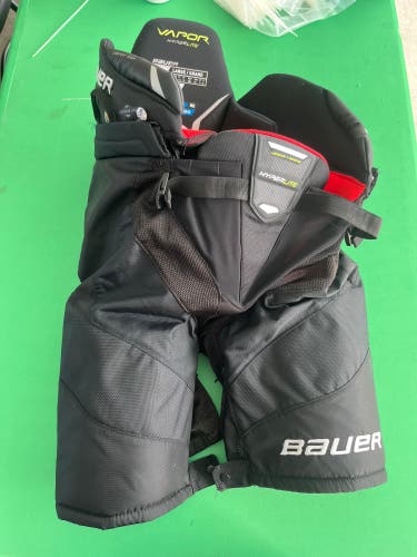 Intermediate Large Bauer Vapor Hyperlite Hockey Pants (Used)