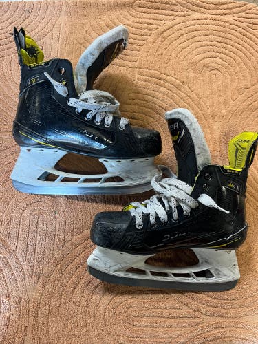 Intermediate Bauer Supreme M4 Hockey Skates 6.5 (Used)