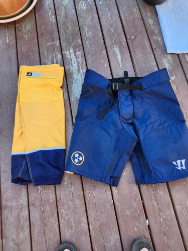 Nashville SS XL SS pant shell team socks L.