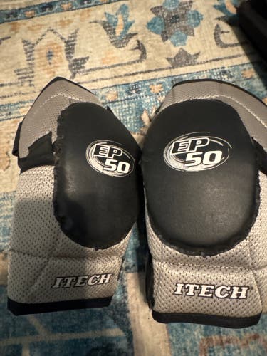 Junior Medium Itech Elbow Pads (Used)
