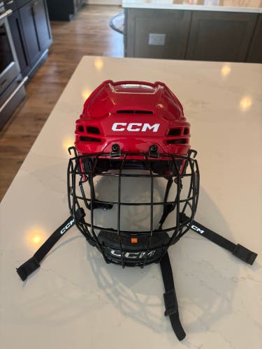 CCM Adult Small Tacks 720 Helmet (Used) with CCM 780 Black Cage
